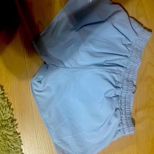 Lululeman Hotty Hot 4” low rise shorts size 10.